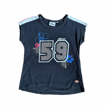 Load image into Gallery viewer, Girls Ellesse Studded Top. Age 10.
